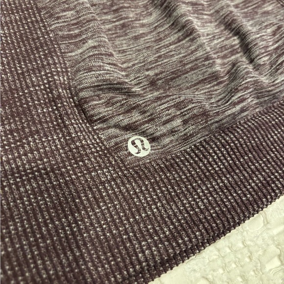 Lululemon 1/2 Pull Over size 6 - Picture 3 of 3